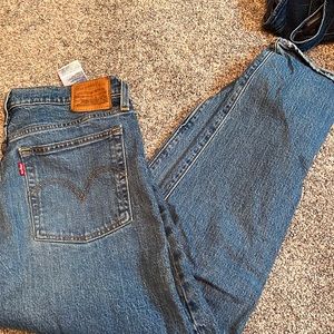Levi’s wedgie Jean